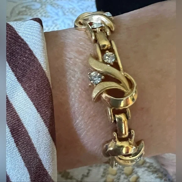 Vintage Crown Trifari 1955~1969 Gold Tone Trifanium w/Swarovski Crystal Bracelet - Picture 7 of 7
